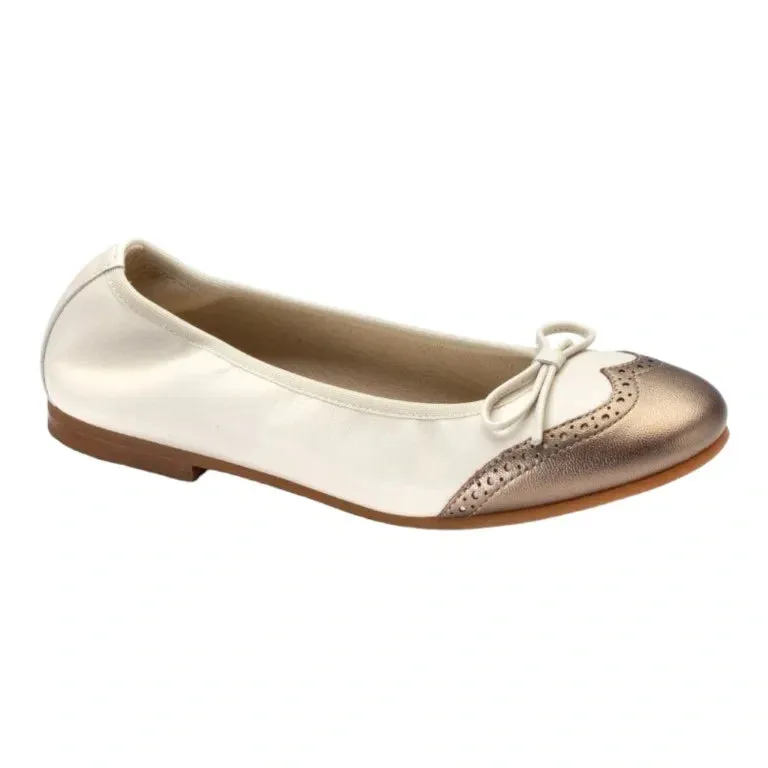 1540 - Off White Gold Girls Bow Shoe