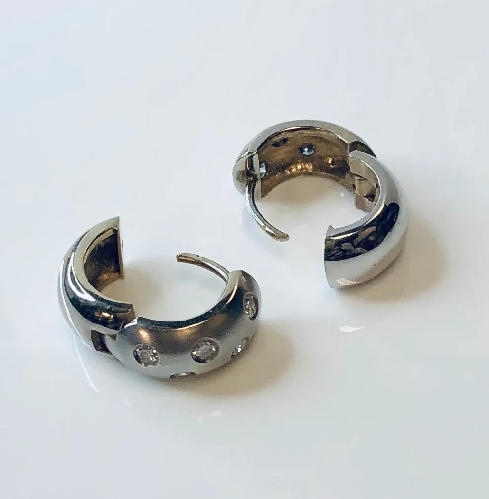 18k White Gold Huggers