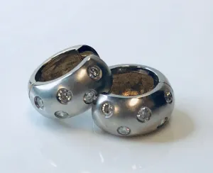 18k White Gold Huggers