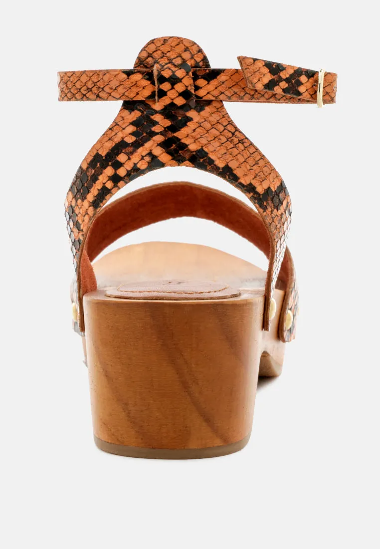 Cara Wooden Clogs By Ruw