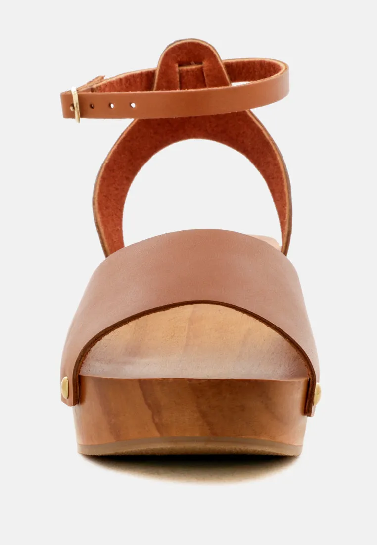 Cara Wooden Clogs By Ruw