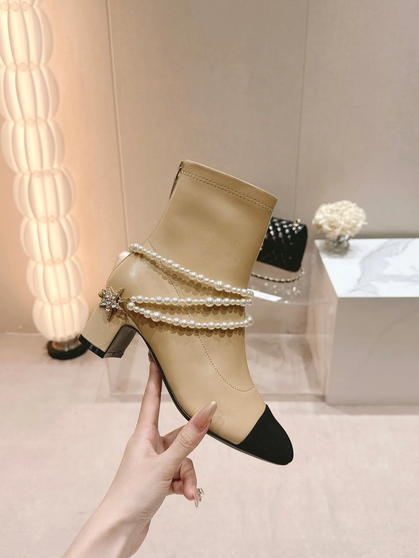 CH  24 autumn and winter new round head thick heel pearl ankle boots