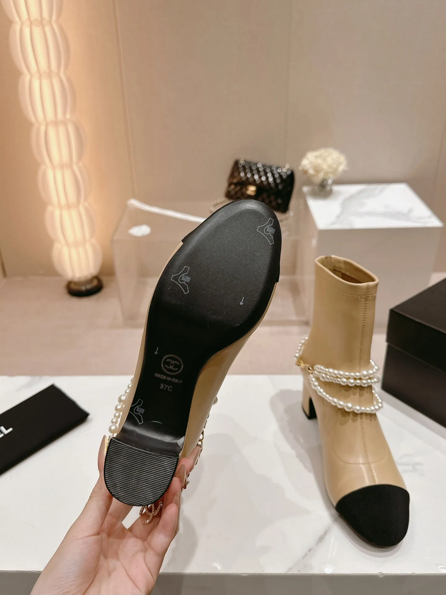 CH  24 autumn and winter new round head thick heel pearl ankle boots