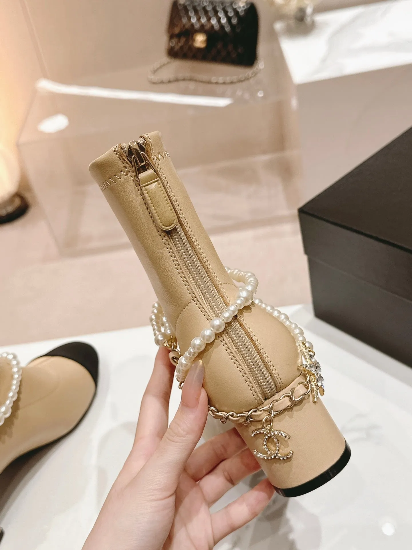 CH  24 autumn and winter new round head thick heel pearl ankle boots