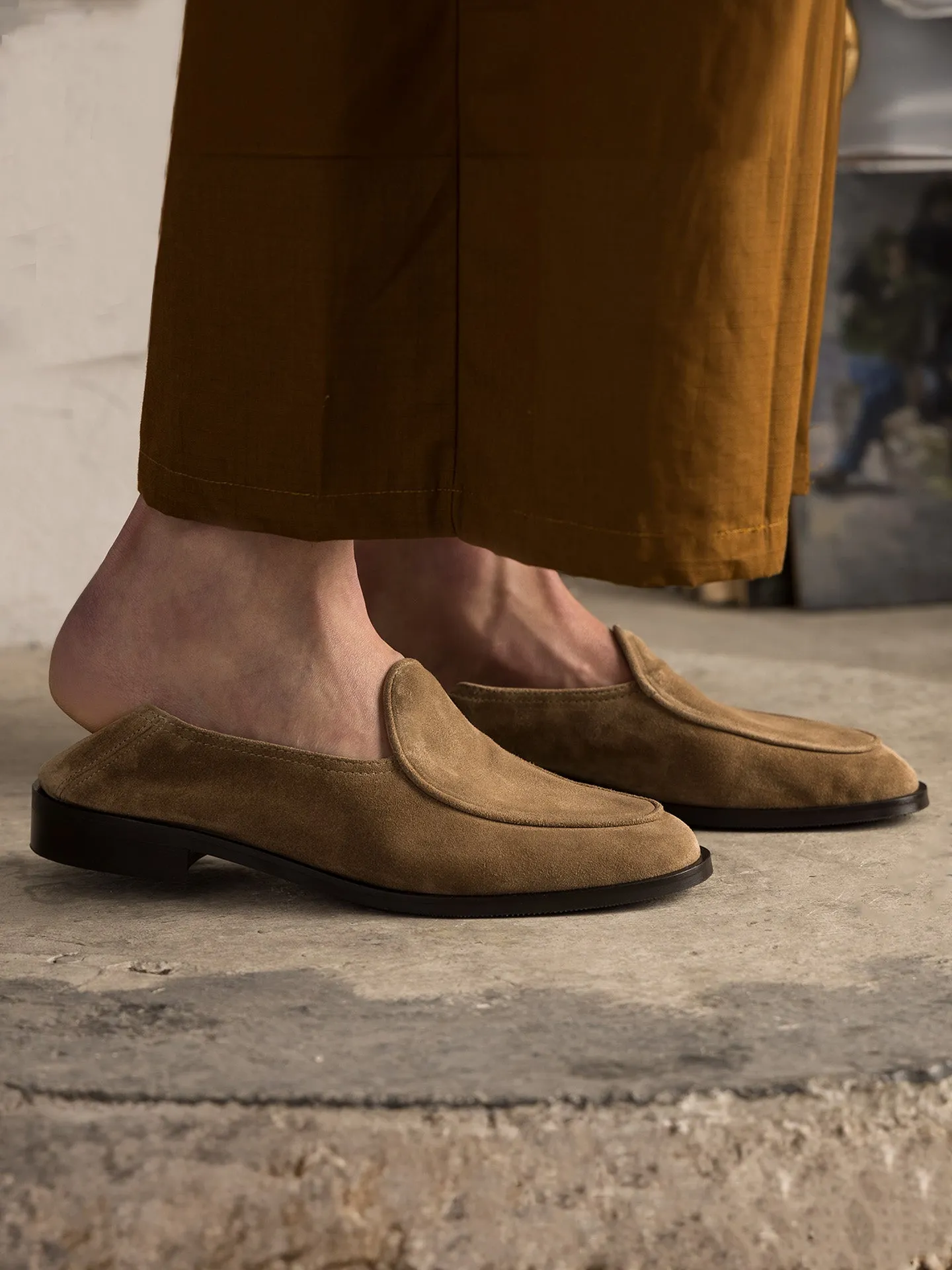 CHRIS EARTH SUEDE