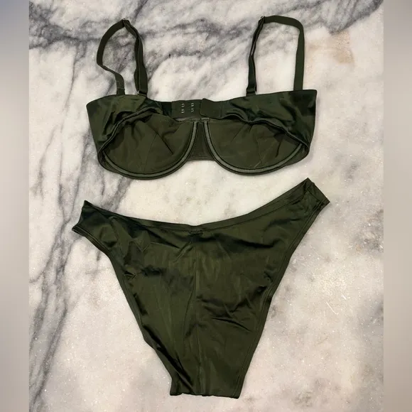 CUUP Bra And Panty Set Sz 32D and 3/M
