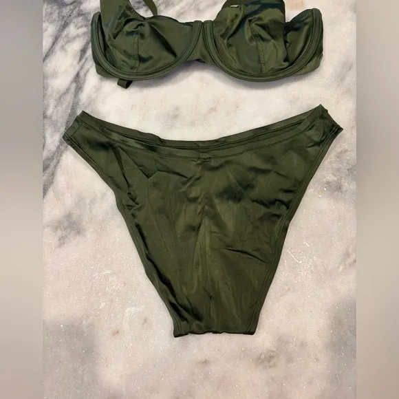CUUP Bra And Panty Set Sz 32D and 3/M