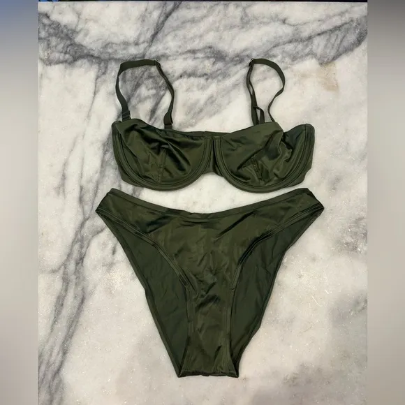 CUUP Bra And Panty Set Sz 32D and 3/M