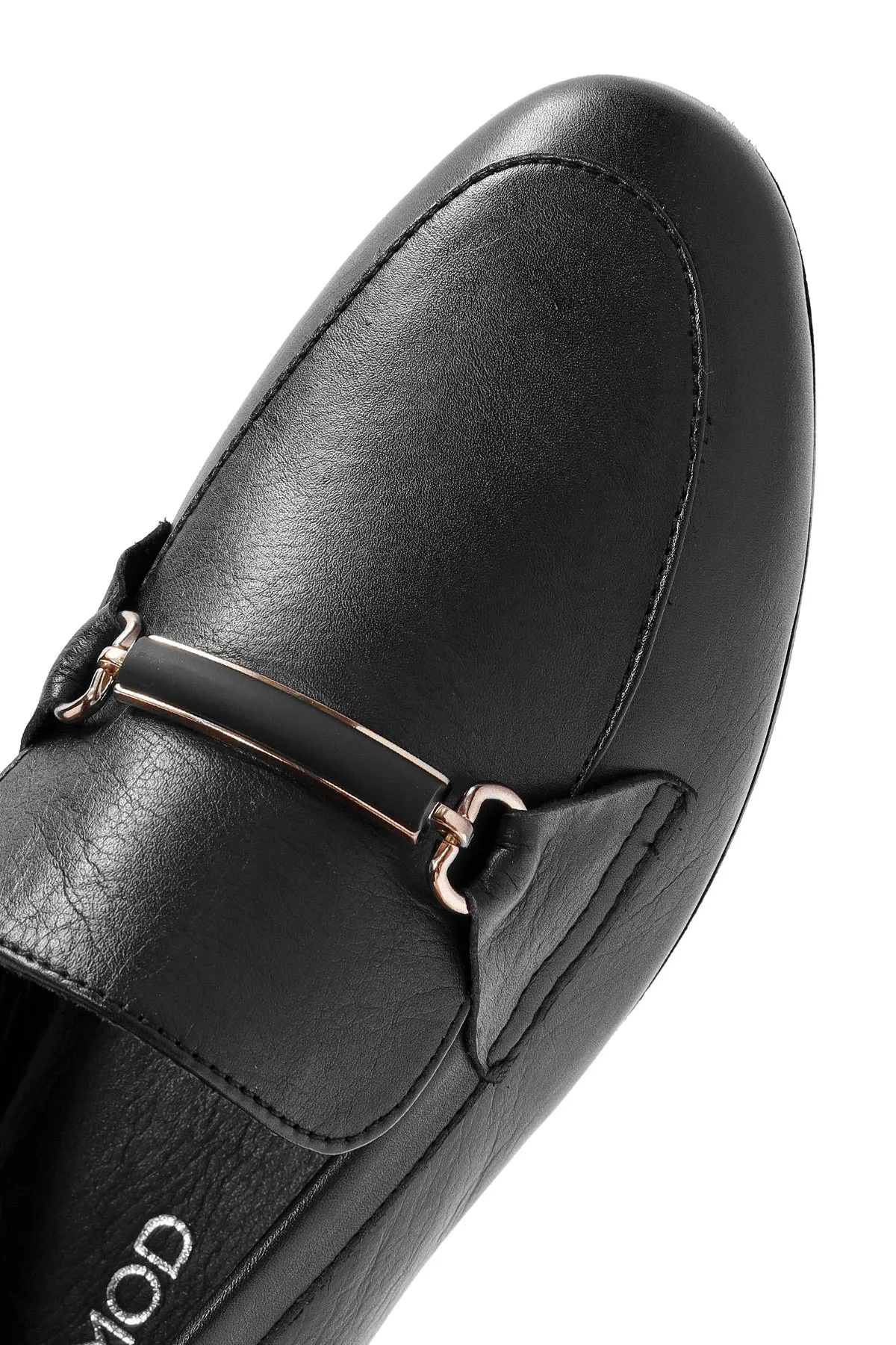 Kadın Siyah Toka Detaylı Deri Maskülen Loafer