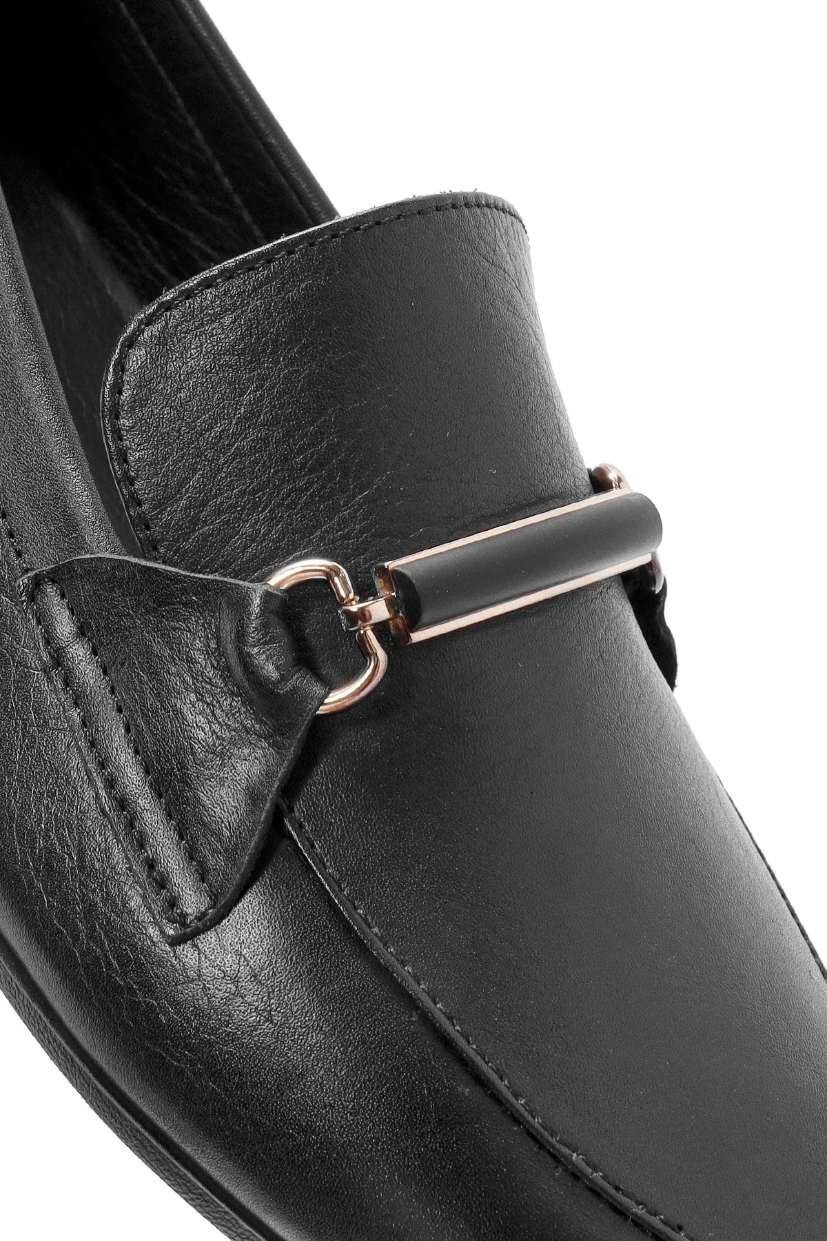 Kadın Siyah Toka Detaylı Deri Maskülen Loafer