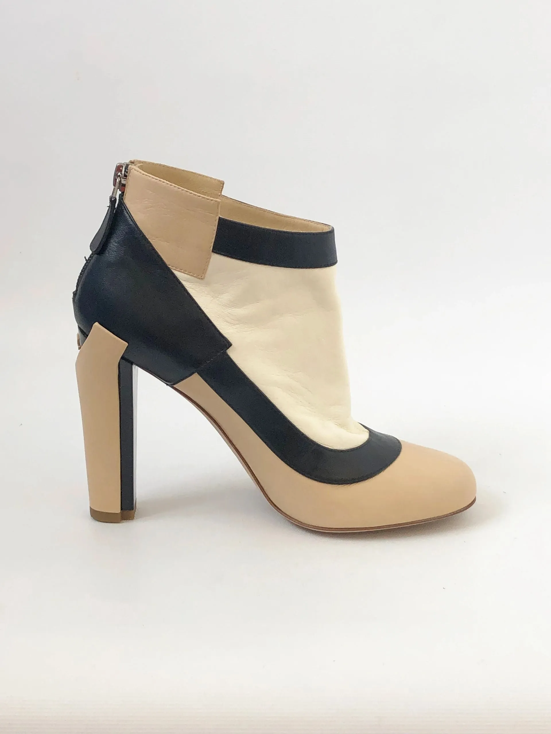 NEW Chanel Tri-Color Ankle Boot Size 37.5 It (7.5 Us)