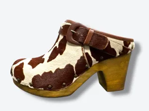 Trend: “Matisse” Brown   White Cow Hide Clogs
