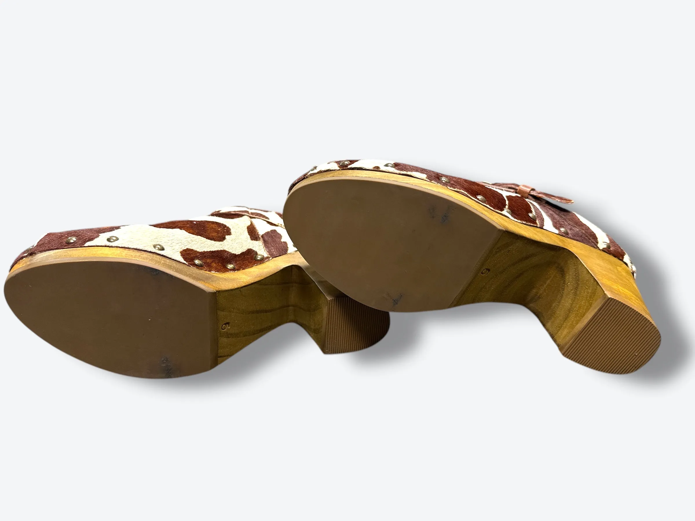 Trend: “Matisse” Brown   White Cow Hide Clogs